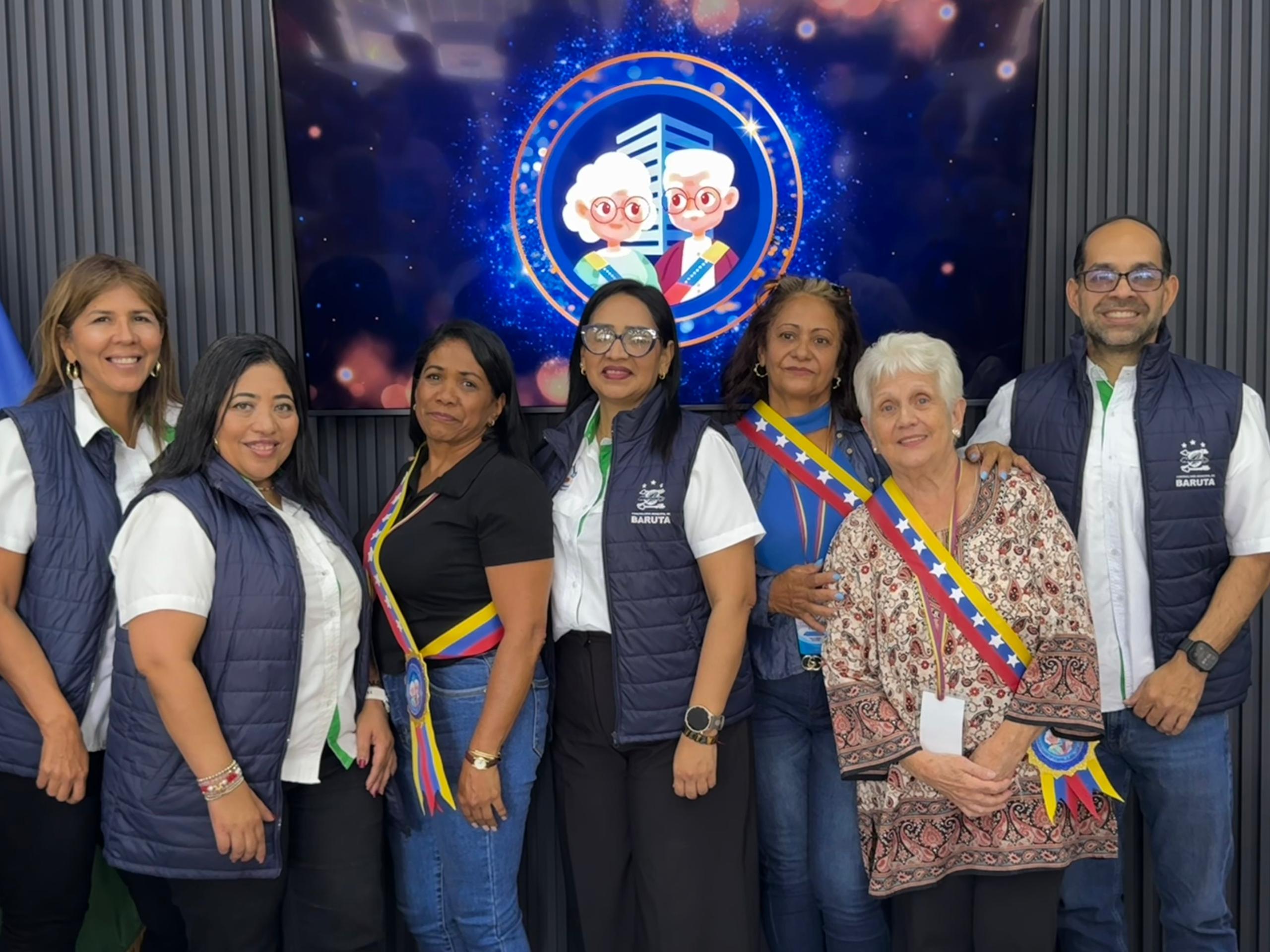 Noticias | 32 abuelos y abuelas Contralores y Contraloras fueron juramentados en
              Baruta